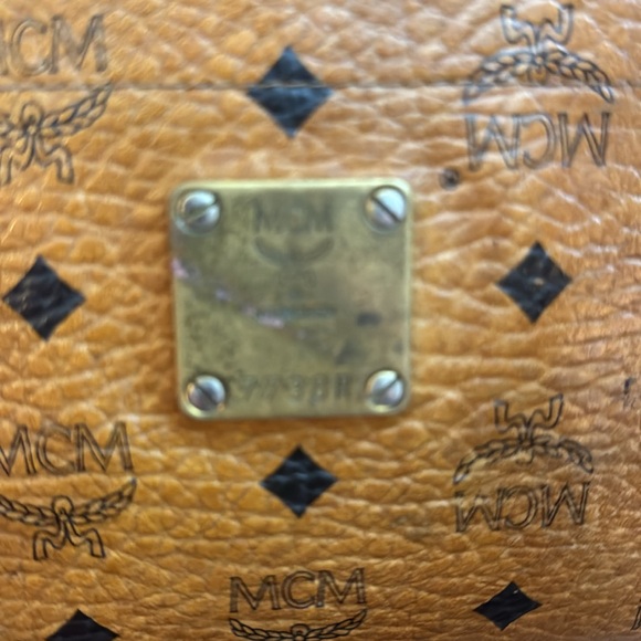 MCM Germany Shoppers Tote- Long Handle - Picture 15 of 16